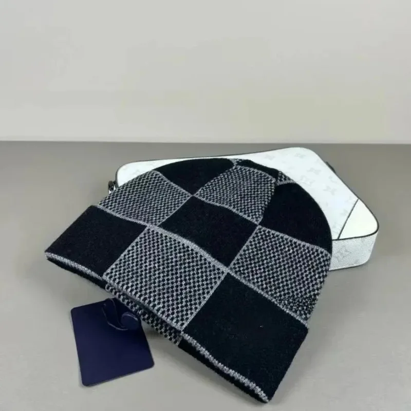 Unisex Winter Beanie with Geom - đánh giá và giá Beanie Cuffed Knit